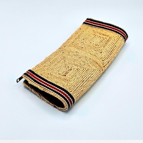 Vintage Classic Woven Straw Clutch - Picture 2 of 4